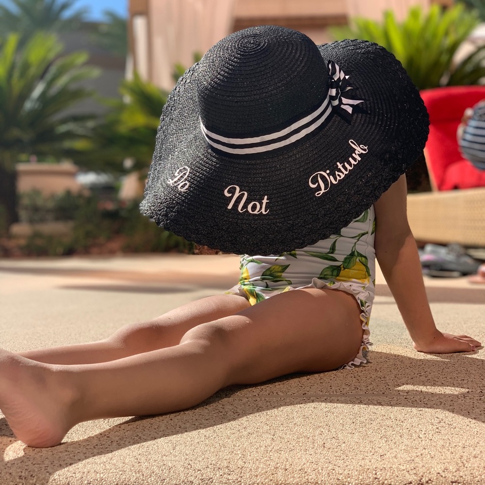 Beach hat - Picture 2 of 4